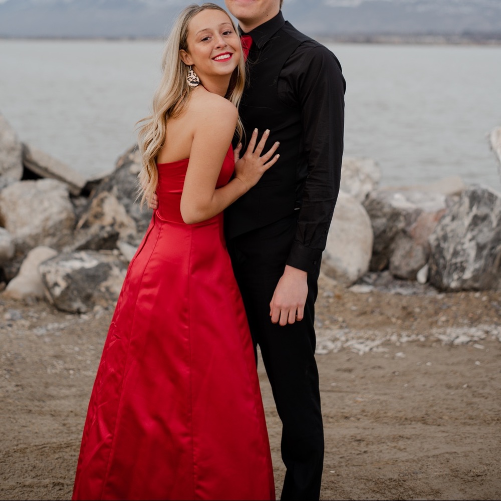 Red Prom Dress❤️! - Picture 2 of 3